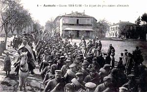 Aumale - Guerre 14 - Depart des Prisonniers Allemands